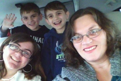 Mom-and-3-kids-in-a-minivan